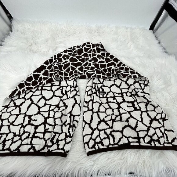 Emma G Sweater Shawl Wrap Women's 17" Width 63" Length (Tip to Tip) Animal Print - Picture 2 of 8